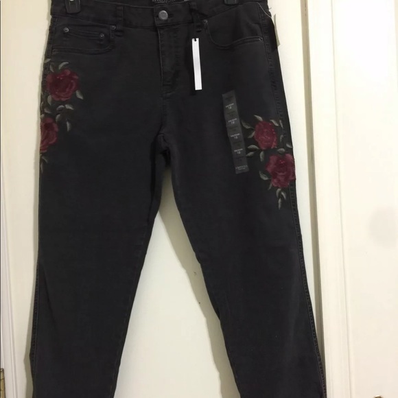 Aeropostale Girlfriend Relax Slim Fit Jean - Picture 8 of 8